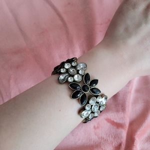 Free w/purchase! Floral bracelet